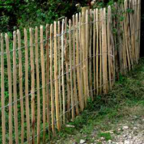 1.22 HIGH x 9.2m ROLL CHESTNUT PALING FENCING (3 WIRE)